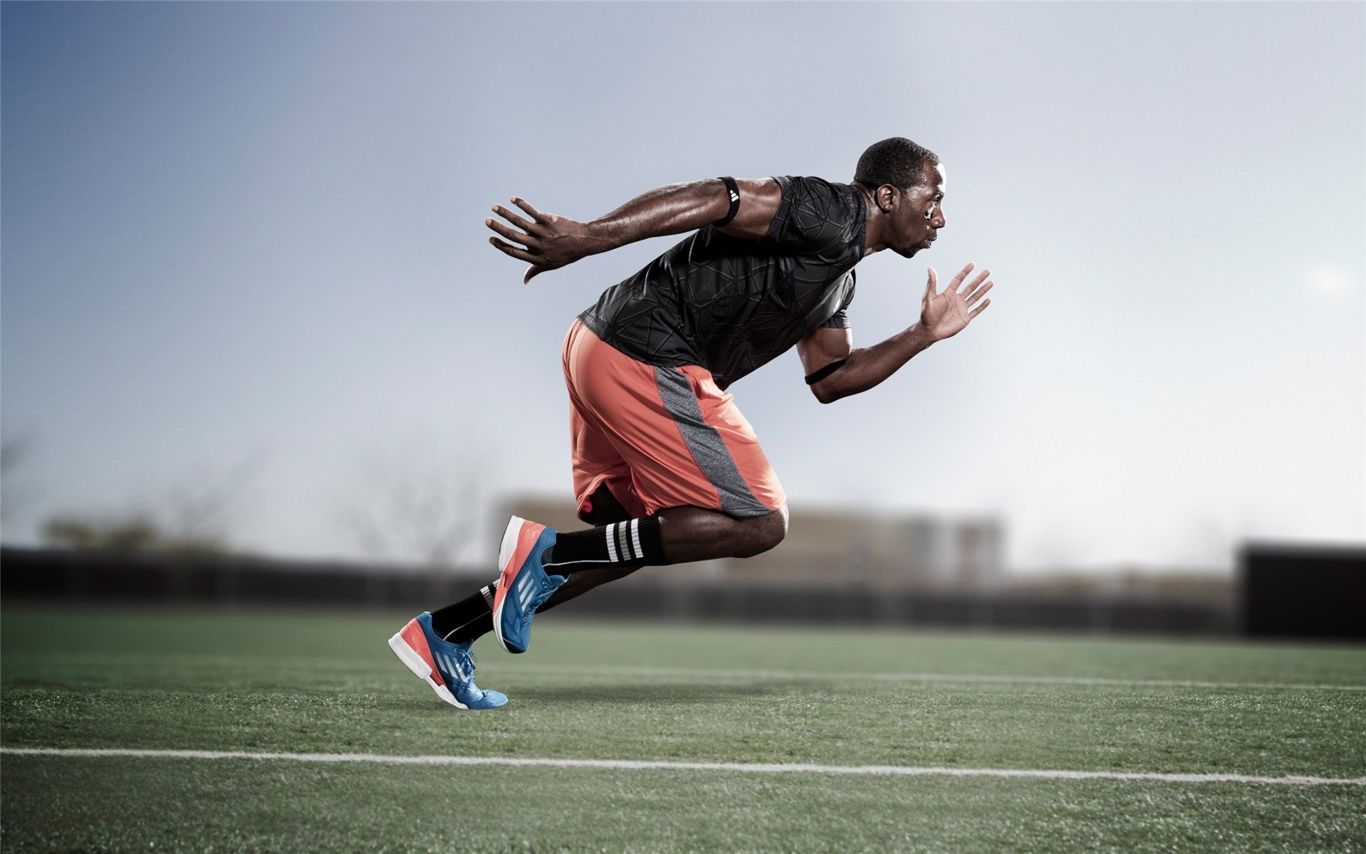 弗朗索瓦·霍尔茨豪伊泽：作为南非队的防守和进攻链接，他的角色至关重要